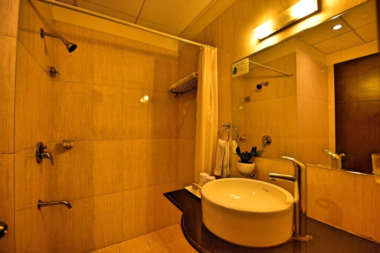 קוטה Hotel Surya Plaza מראה חיצוני תמונה