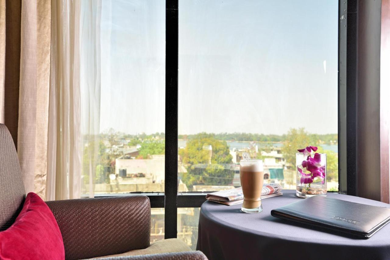קוטה Hotel Surya Plaza מראה חיצוני תמונה