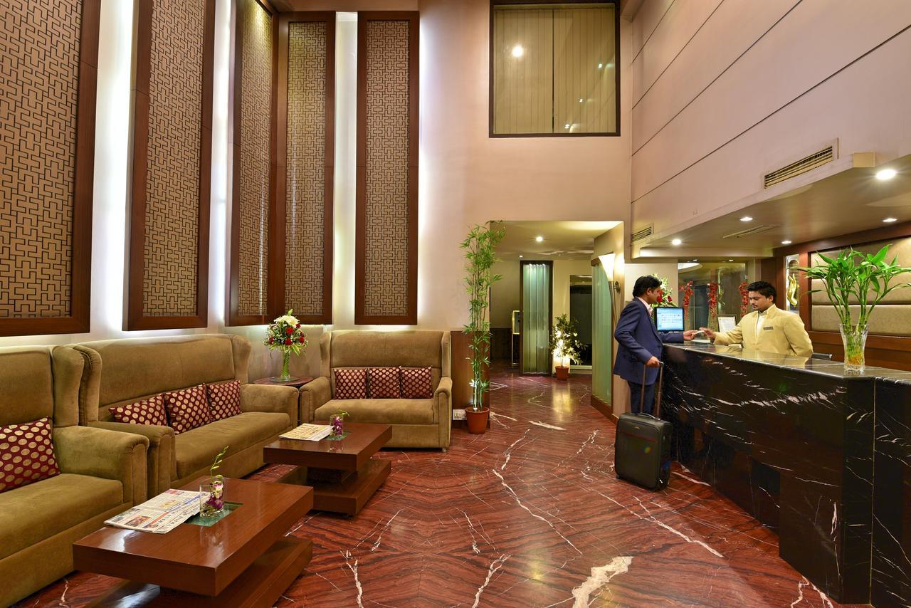 קוטה Hotel Surya Plaza מראה חיצוני תמונה