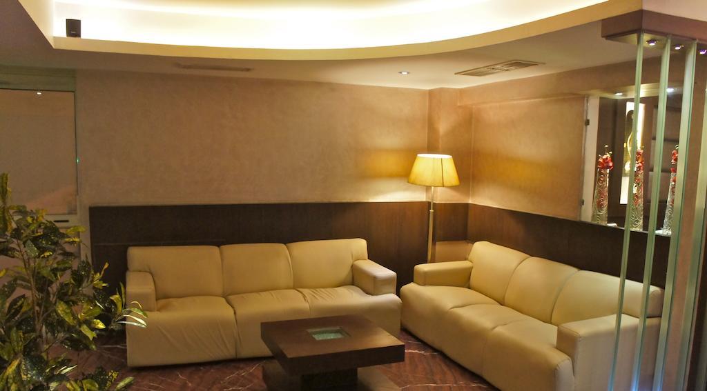 קוטה Hotel Surya Plaza מראה חיצוני תמונה