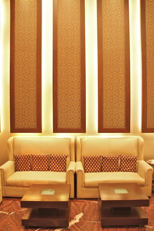 קוטה Hotel Surya Plaza מראה חיצוני תמונה
